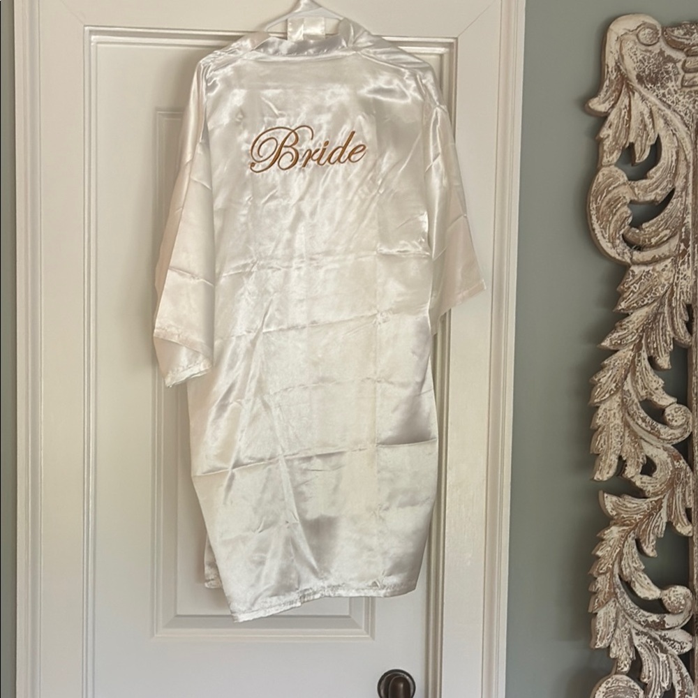 Elegant White Bridal Robe
